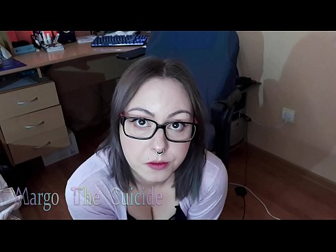 ❤️ Sexy meisie met bril suig dildo diep op kamera ❤ Porno by ons ❤