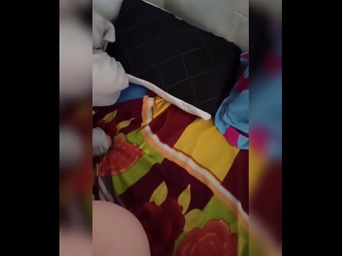 ❤️ My kamermaat bly alleen by die huis want haar man gaan met vakansie en ek vat die geleentheid om haar te naai en haar gat vol melk te maak ❤ Porno by ons ❤